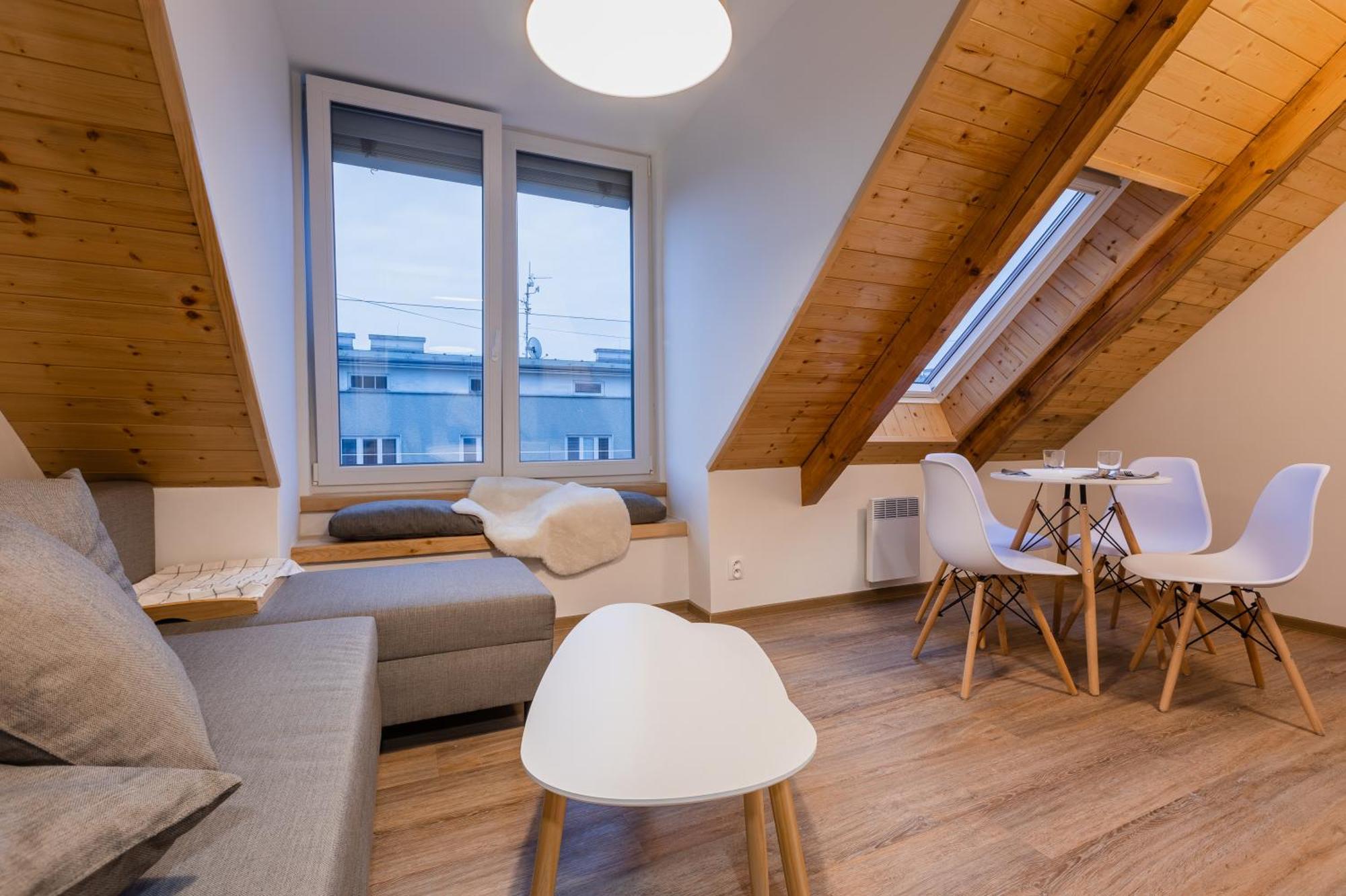 Romanticky Loft Parking U Hlavniho Nadrazi Olomouc Buitenkant foto