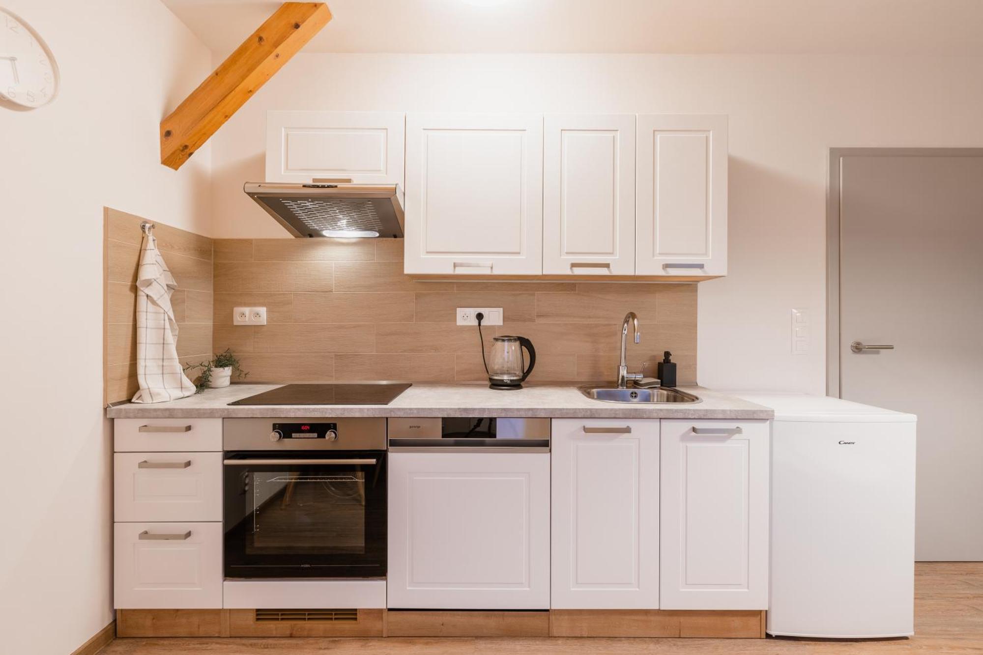 Romanticky Loft Parking U Hlavniho Nadrazi Olomouc Buitenkant foto