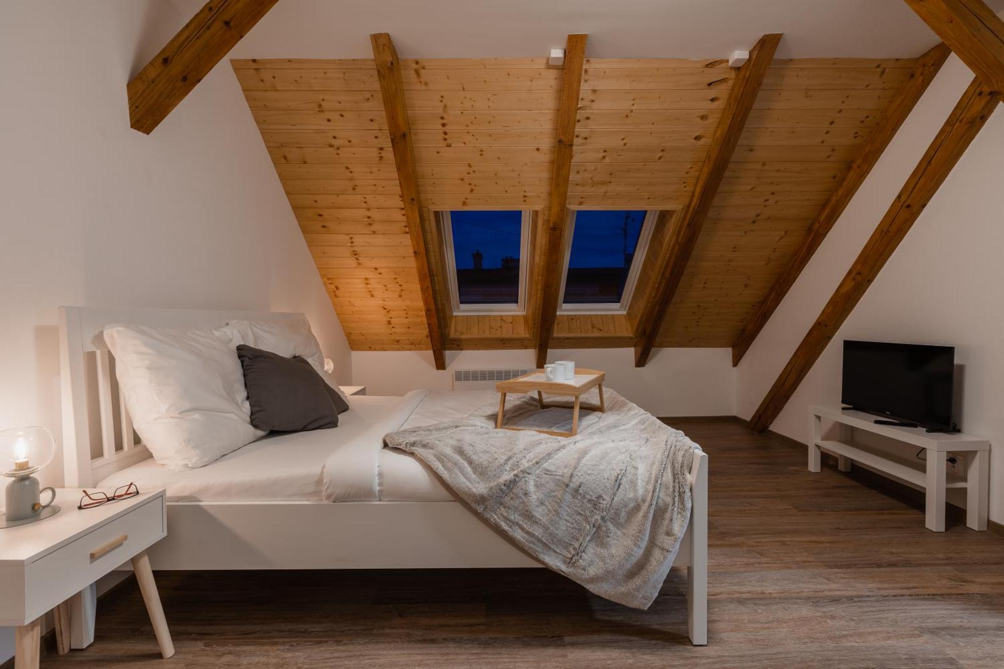 Romanticky Loft Parking U Hlavniho Nadrazi Olomouc Buitenkant foto