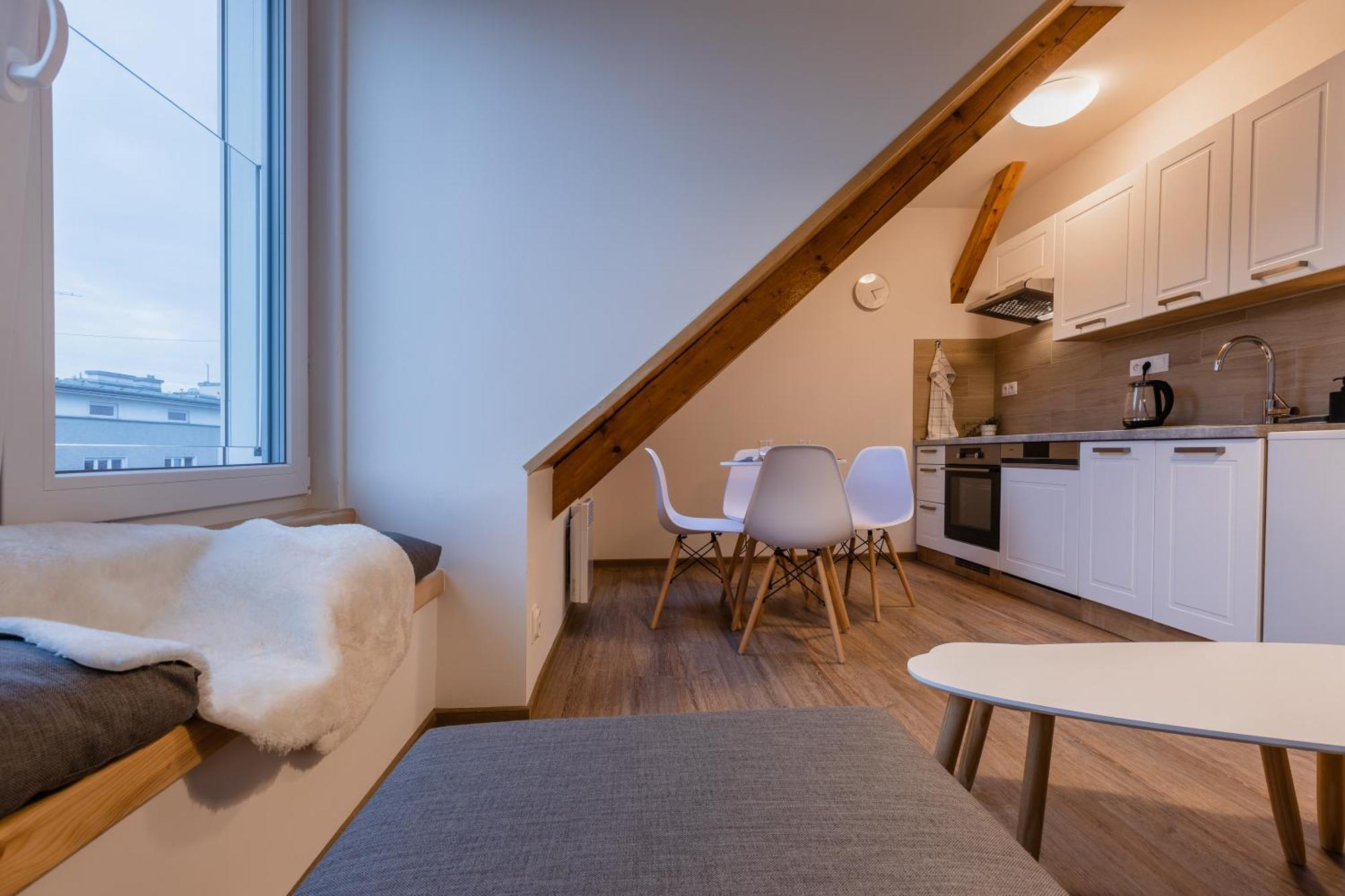 Romanticky Loft Parking U Hlavniho Nadrazi Olomouc Buitenkant foto