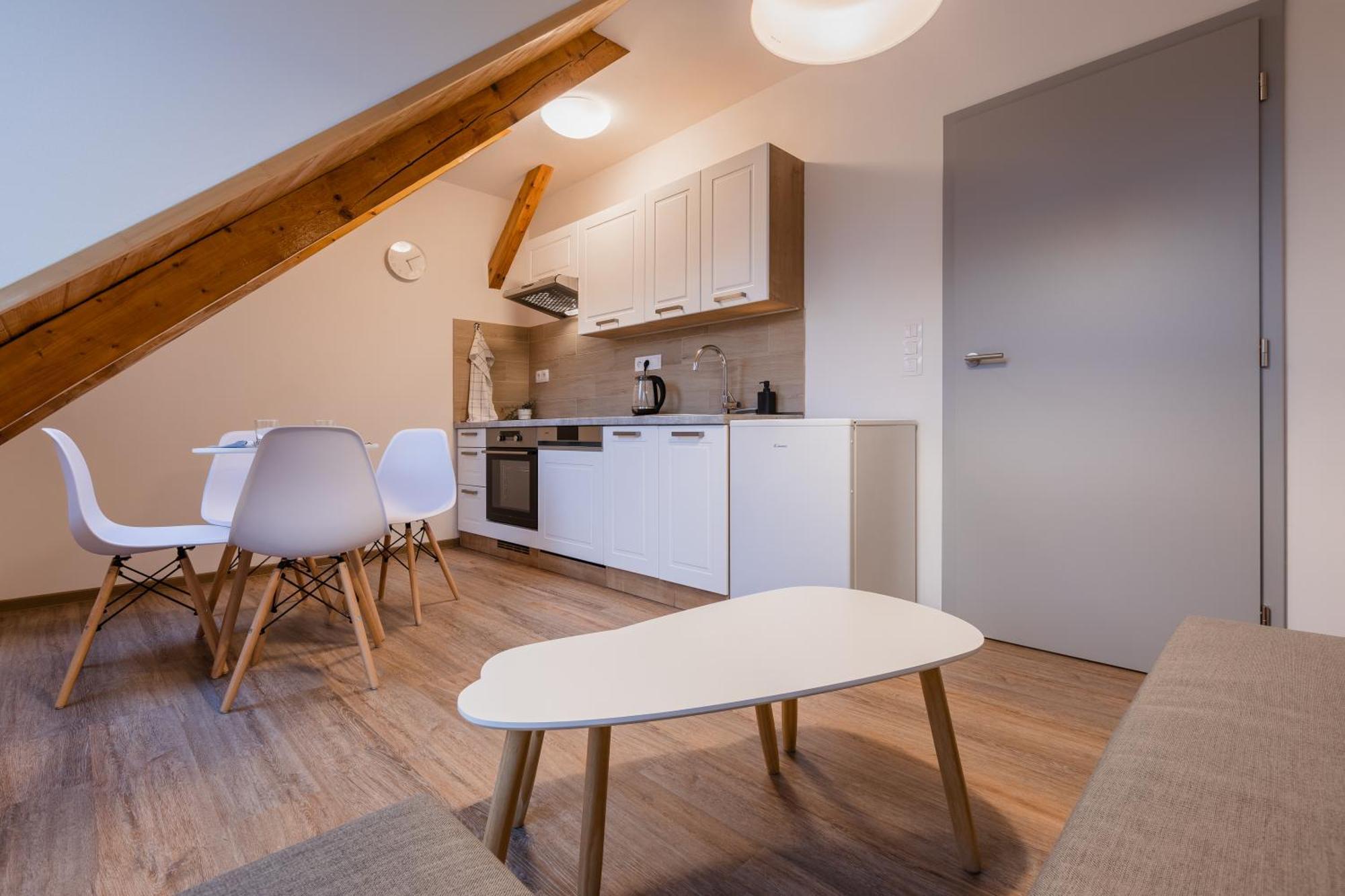 Romanticky Loft Parking U Hlavniho Nadrazi Olomouc Buitenkant foto